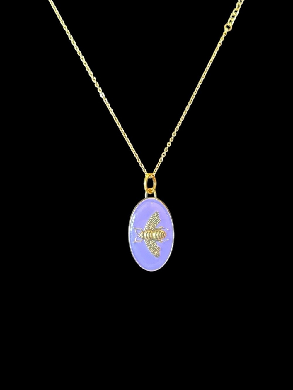 Gucci Gold Bee Oval Pendant Necklace in Lavender